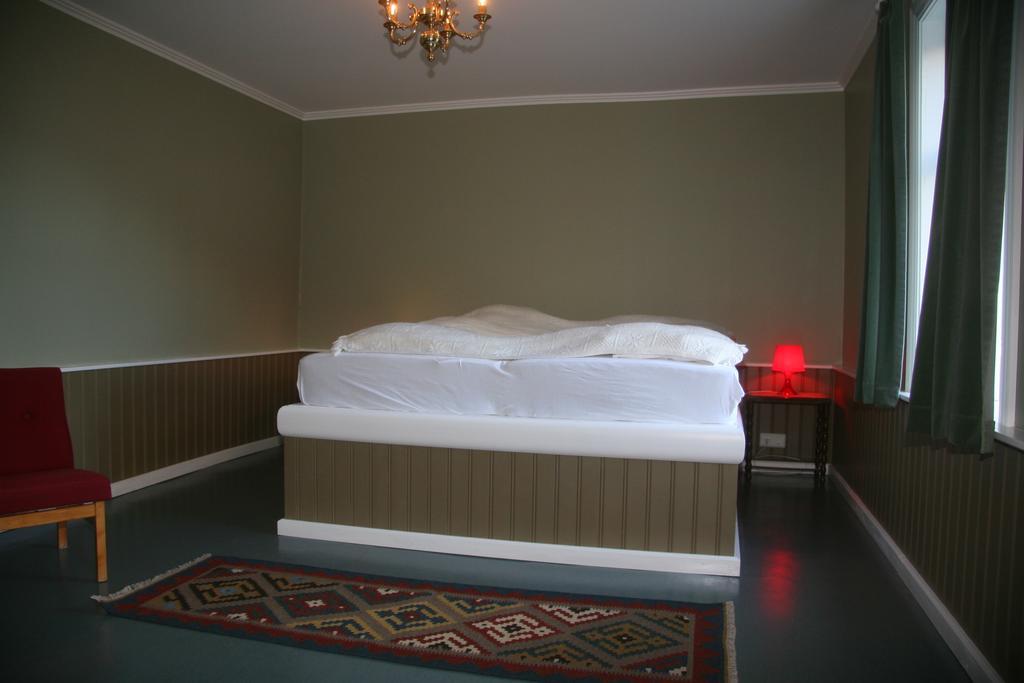The Old Apothecary Hotel Егилстадир Стая снимка